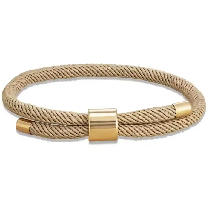 Sandfarvet herrearmbånd i bomuld med forgyldt stållås, 18–20 cm