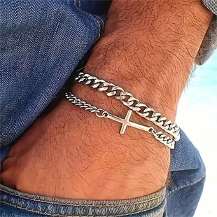 Simpelt dobbelt armbånd med kors og rustfri stål.