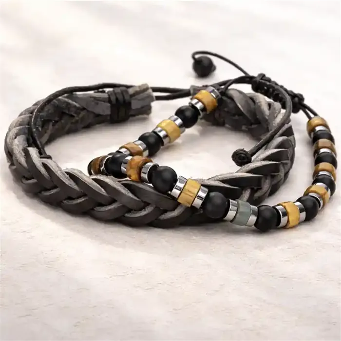 Armbåndsæt / Læderarmbånd & Perlearmbånd i maskulint design