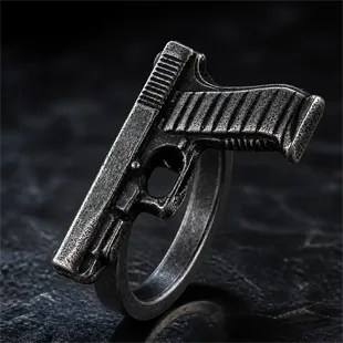 Maverick – oxyderet statementring med råt design