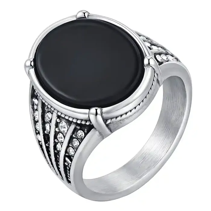 Herrering i rustfri stål med sort agatsten og detaljerede stålsider – Black Agate Power Ring.