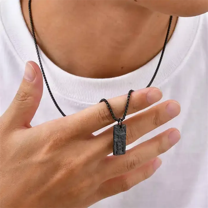 Auric Black Forge – Halssmykke til mænd i sort stål