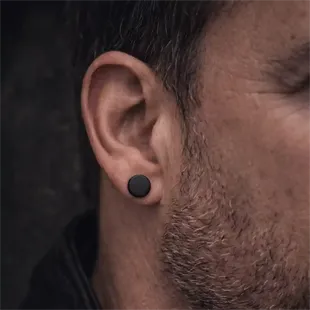 Sort ørestik i blackcoatet ædelstål