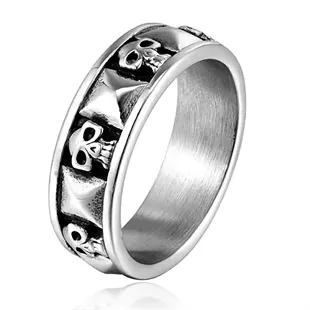 Old skull ring 7mm Spikes