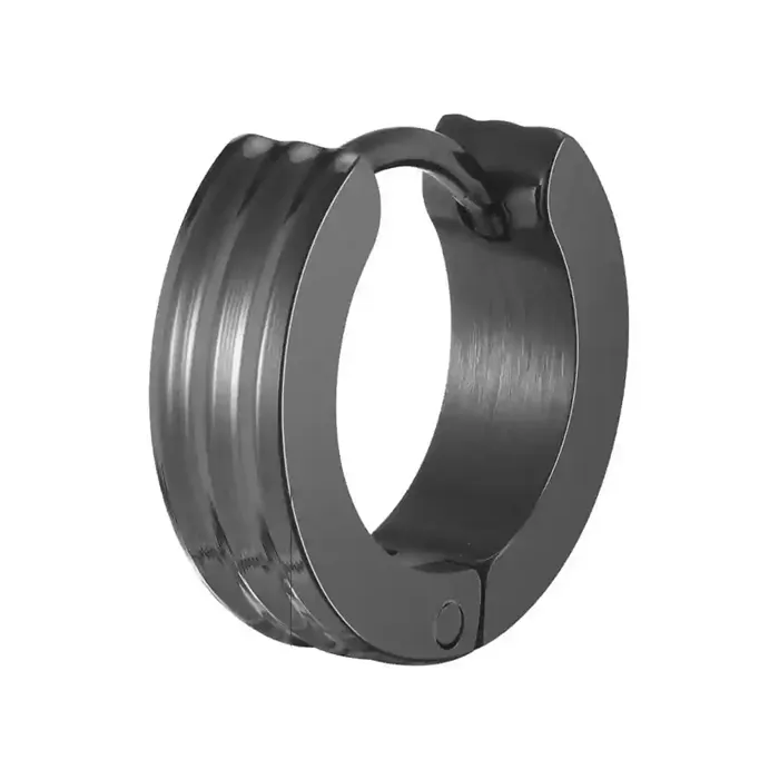 Herreørering i sort IP-belagt rustfrit stål med riflet design